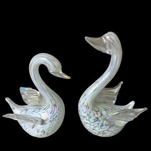 ✨SOLD✨Vintage Iridescent Spatter Glass Hand Blown Swan Figurines ~CALLOUT~